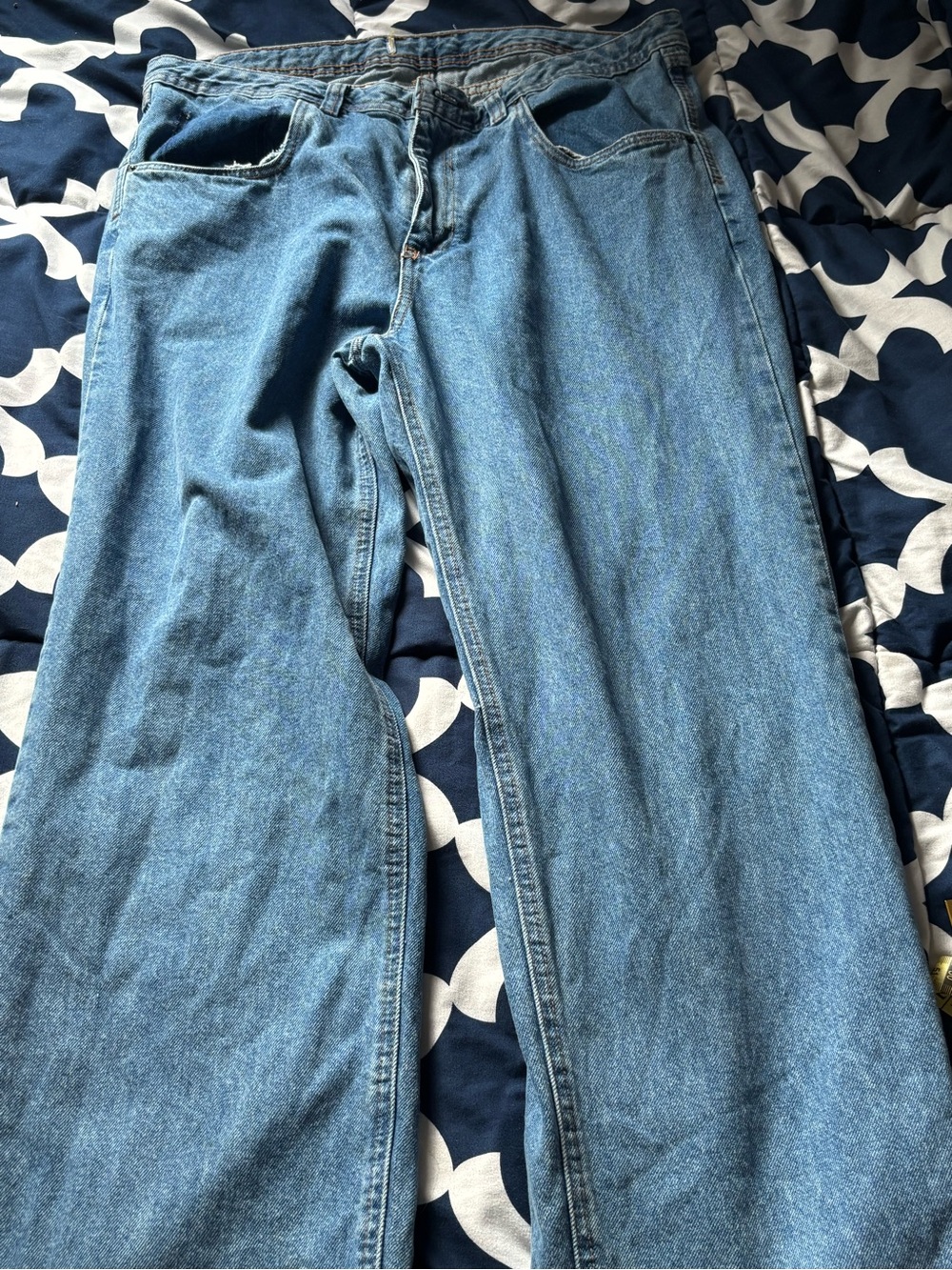 Empyre baggy skate jeans. Empyre ultra-loose, wide-leg